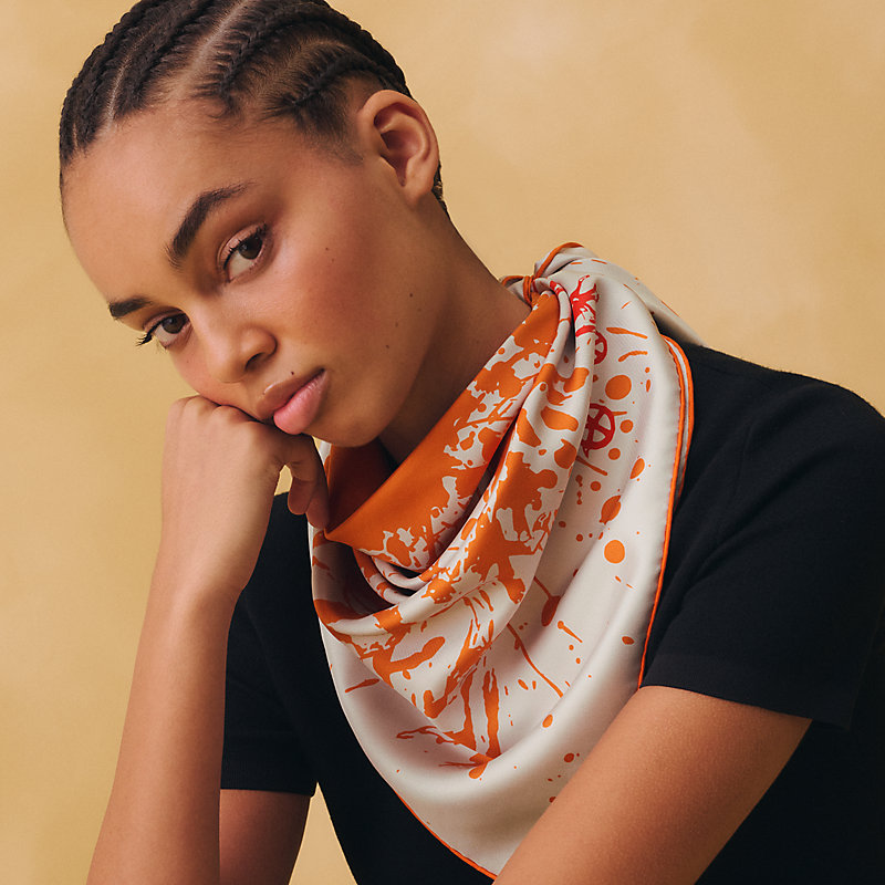 カレ ダブルフェイス90 《思いがけない馬》 | Hermès - エルメス-公式